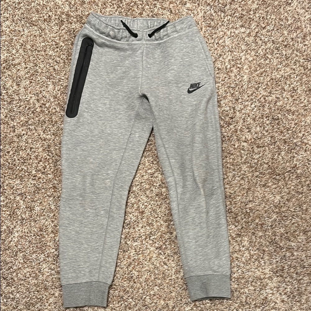 Nike Kids Light Gray Fleece Tech Sweatpants with Black Accents